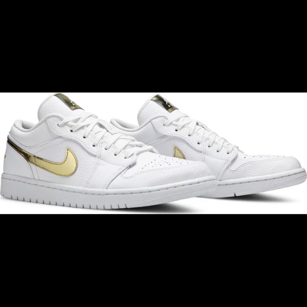 Womens Air Jordan 1 Retro Low 'White Metallic Gold'
Air Jordan Sneakers